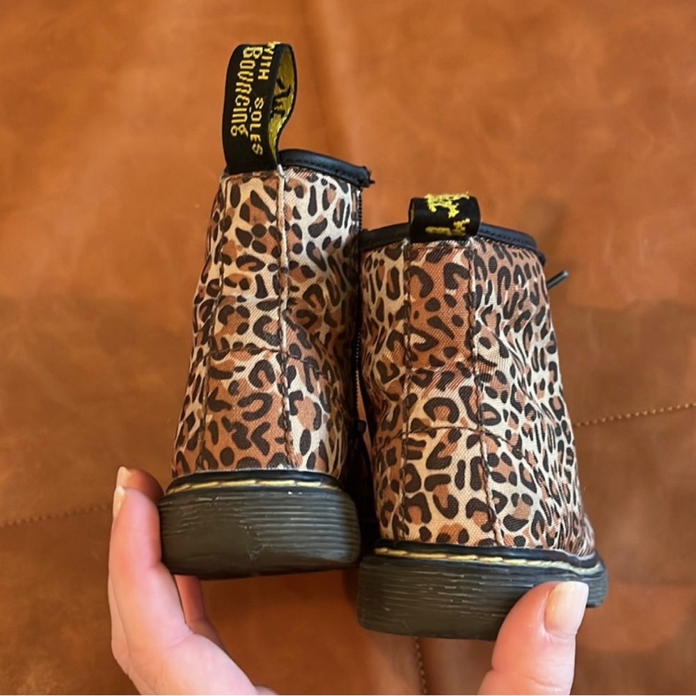 Dr. Martens Cheetah print high top zipper boots toddler size 10 ok condition - Picture 4 of 7